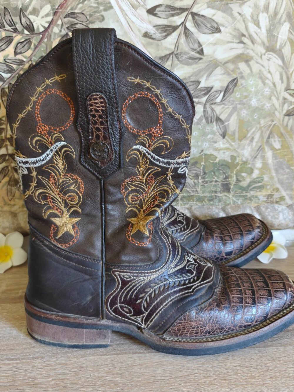 Chaparral Star Embroidered Western Cowboy Brown Croc Leather Boots Sz. 7.5 Mens